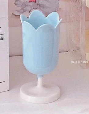 Tulip Girl Heart Pen Holder for Makeup Brushes