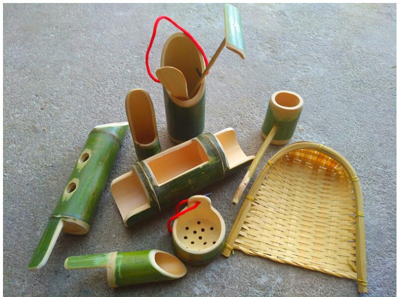Bamboo Toy Set for Kids - 10 Piece Sand & Water Play